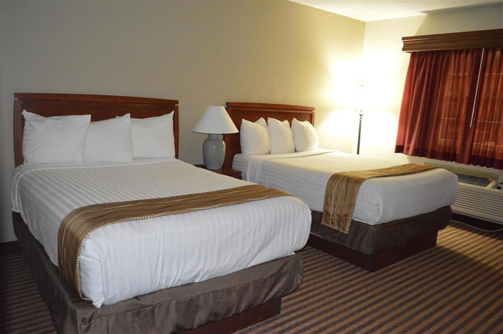 Best Western Hospitality House Emporia Room photo