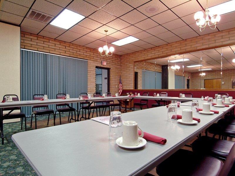 Best Western Hospitality House Emporia Restaurant photo
