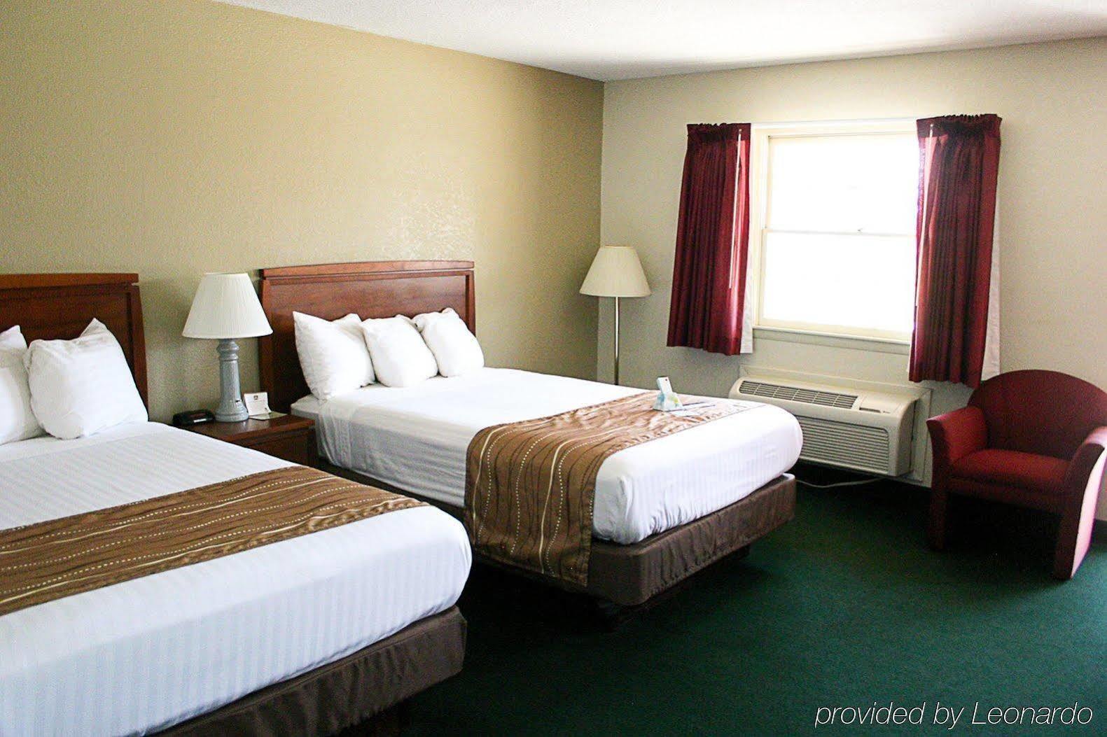 Best Western Hospitality House Emporia Room photo