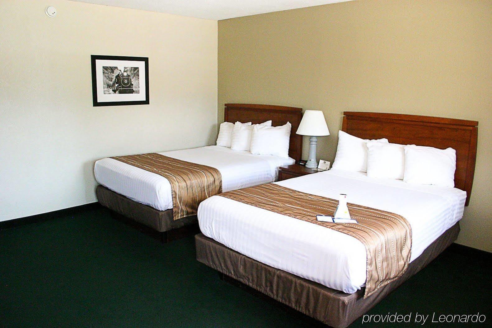 Best Western Hospitality House Emporia Room photo