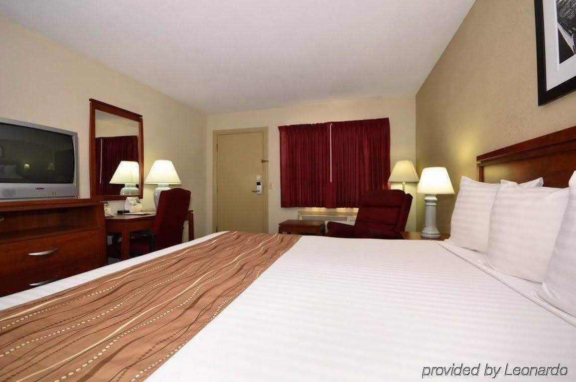 Best Western Hospitality House Emporia Room photo