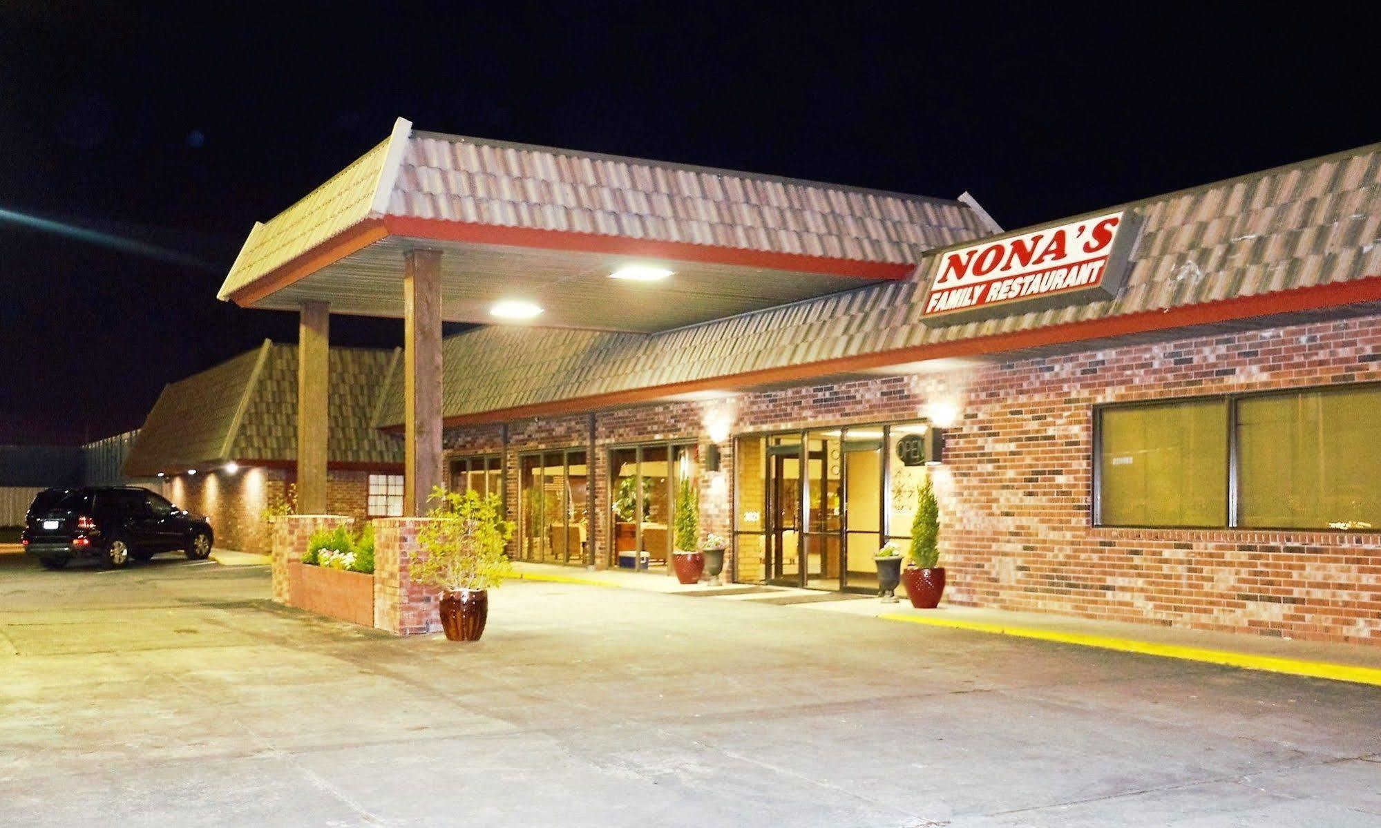 Best Western Hospitality House Emporia Exterior photo